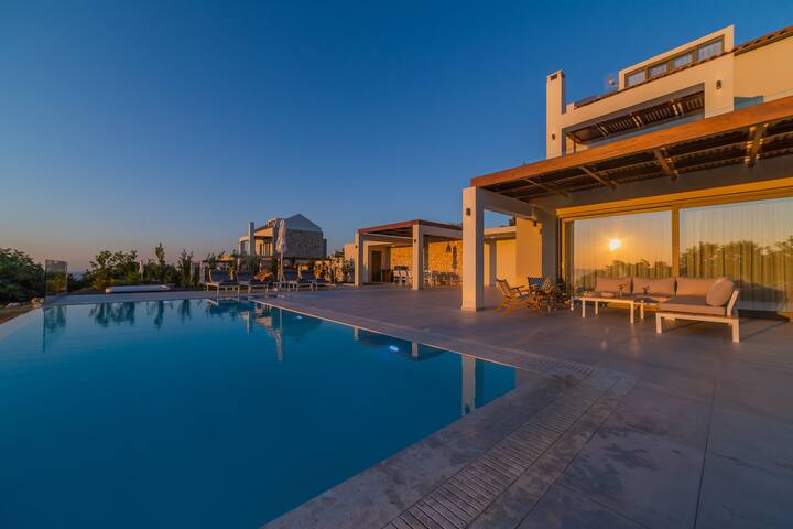 Carpe Diem Villa – Luxurious, 1.5km from the Beach gallery image 3