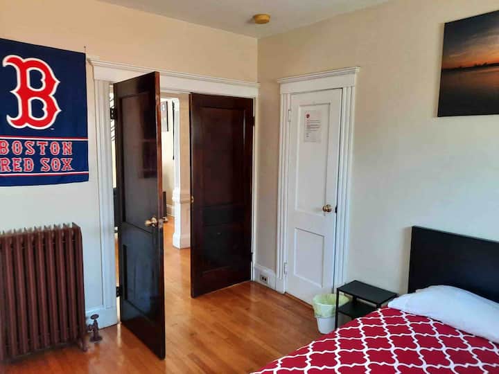 חדר שינה 1 (נושא: חדר ספורט)