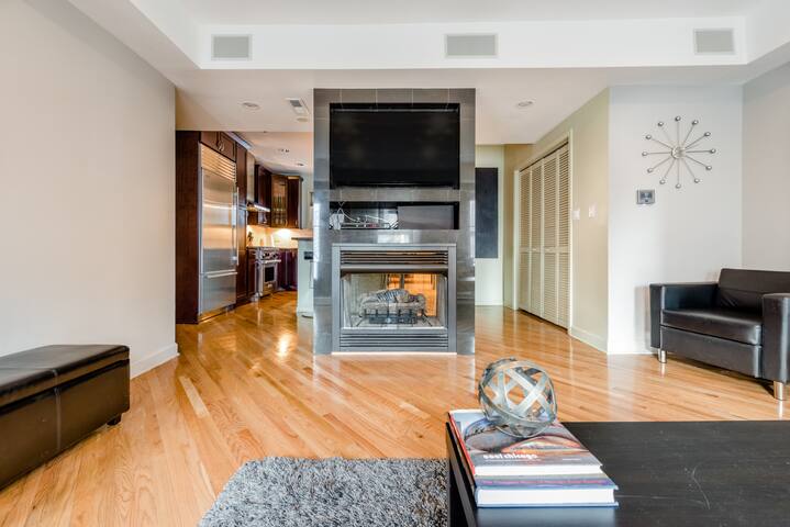 Stunning Home, Awesome Game Room, A+ Location gallery image 2