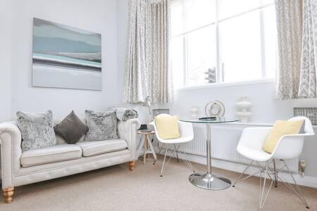 EXCEPTIONAL STUDIO in glorious Oxford