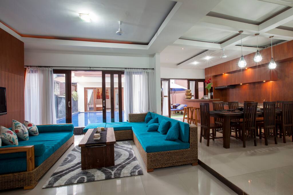 Living room from the entrance