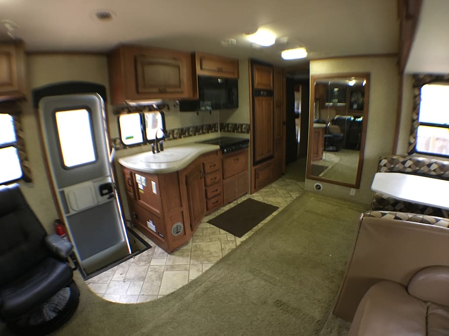 Sink, cooktop, microwave & fridge