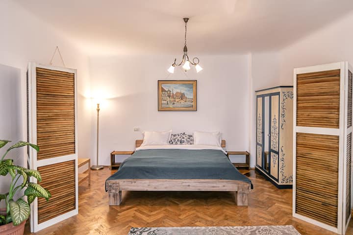 orb datând din brașov iransk dating i danmark