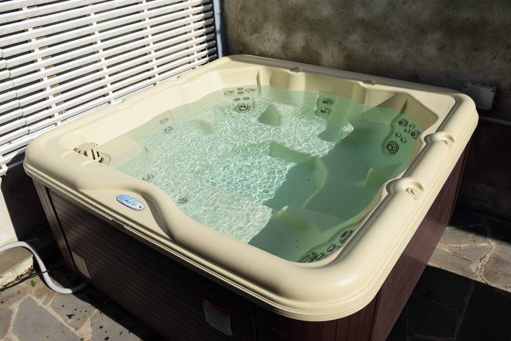 Idromassaggio -
Hydromassage