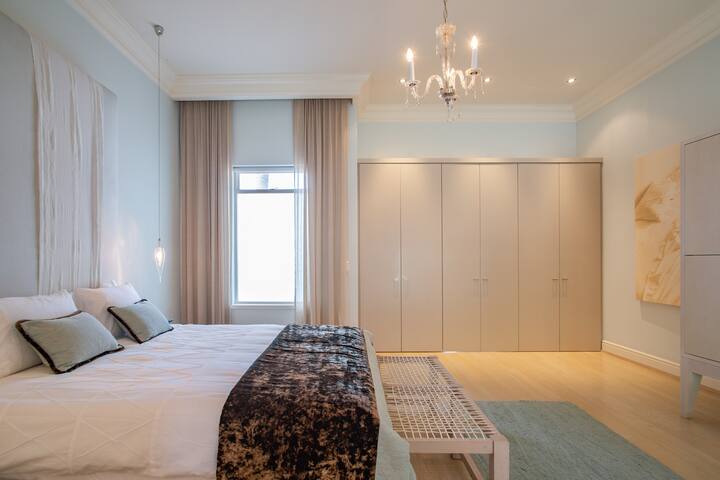 2 Luxurious Guest Suites overlooking heated pool gallery image 5