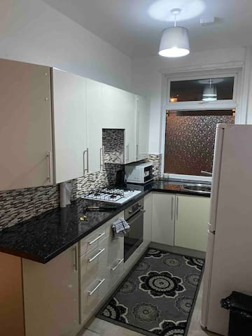 Lovely 2-bedroom apartment with free parking