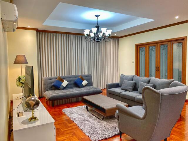 Luxury 3bedroom Suites at BTS Thonglo gallery image 3