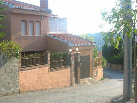 Single chalet for 12 people.