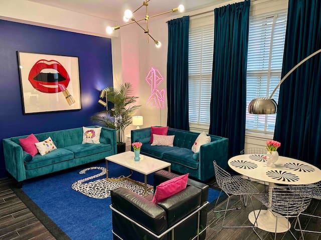 Prime Location! Chic 3BR/2BA CondoNear Bourbon St