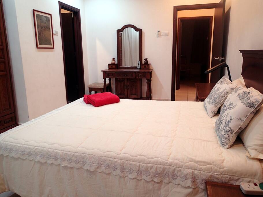 Another view of the bedroom 1