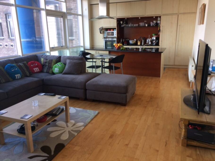Living Room/Kitchen