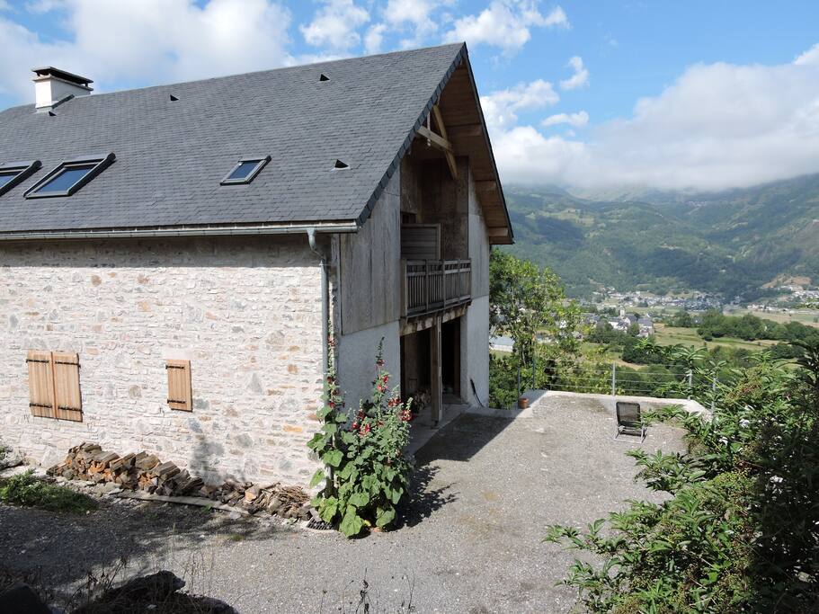 Chalet face est et nord avec vue sur la vallée d'Aure