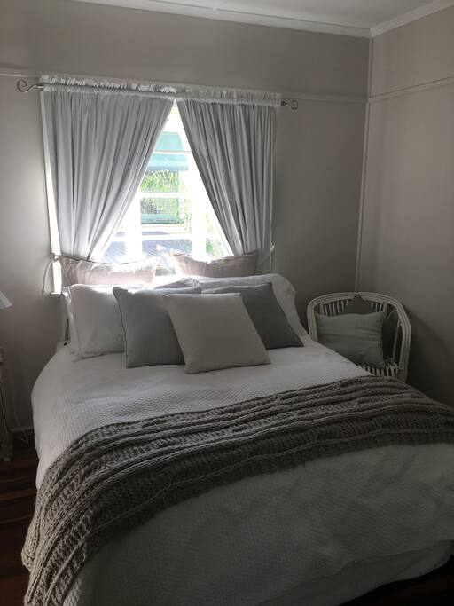 Guest bedroom 2