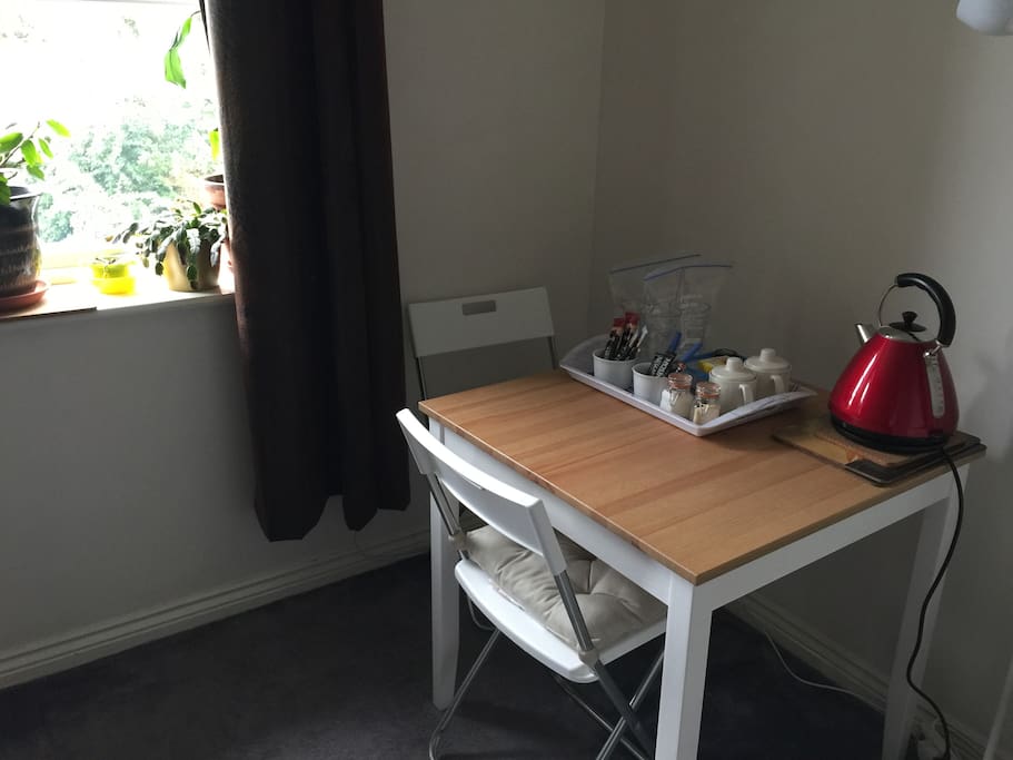 Table and chairs in the room