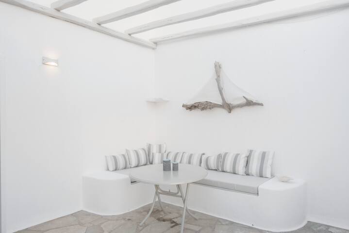 KYMA Seafront 2 B/D house in Naousa gallery image 5