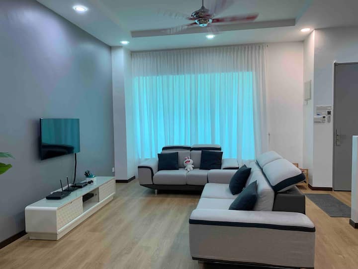 Vic Lovely House Paddy field view with 4 br 7paxs