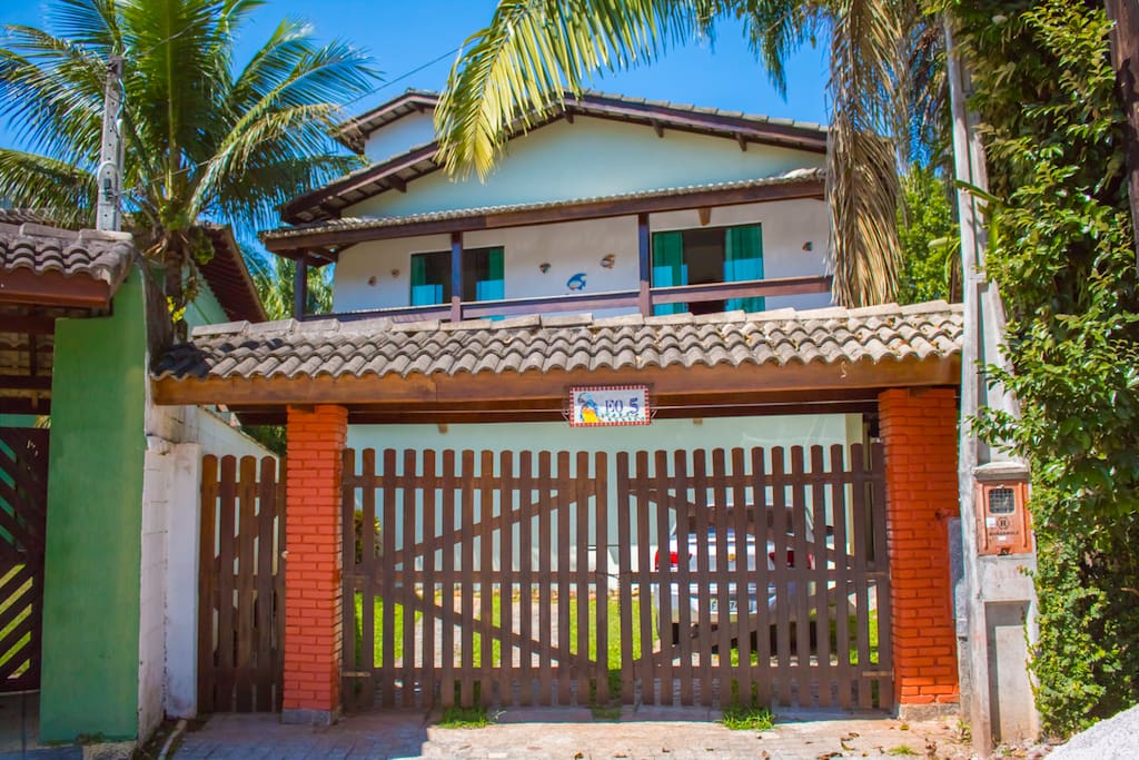 Casa menos de 100m da Praia de Guaratuba,Bertioga  Casas para Alugar