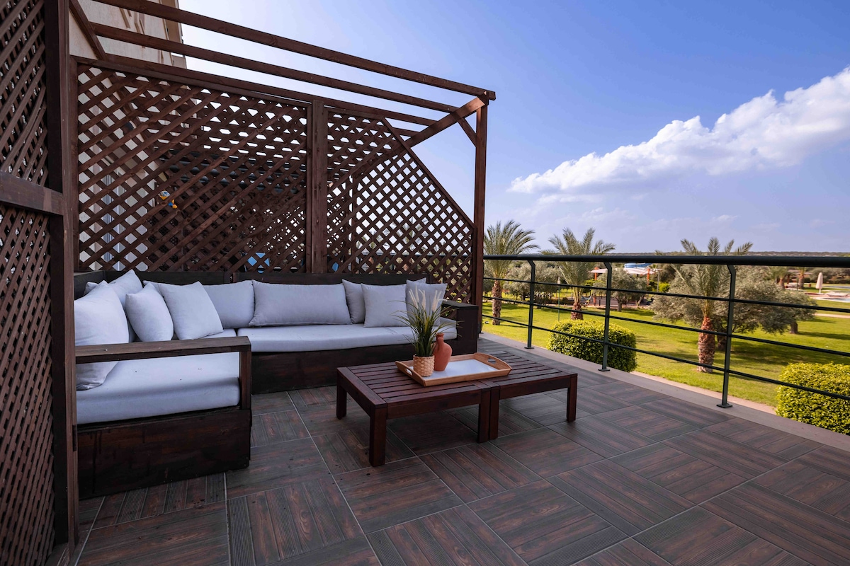 Dağ ve deniz manzaralı güzel bir daire! (Beautiful apartment with mountain)