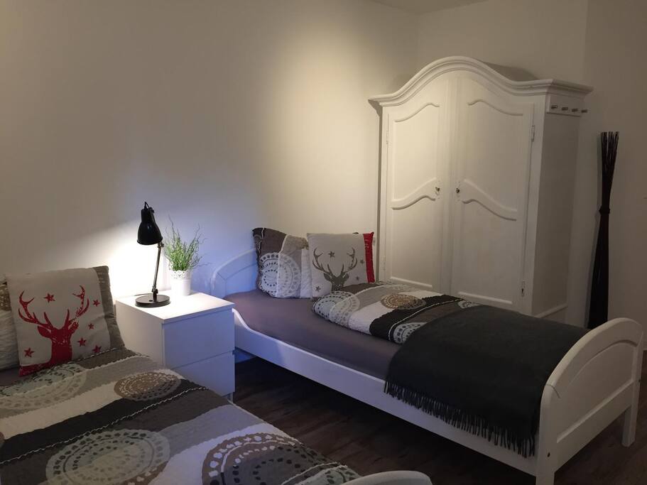 Schlafzimmer 01