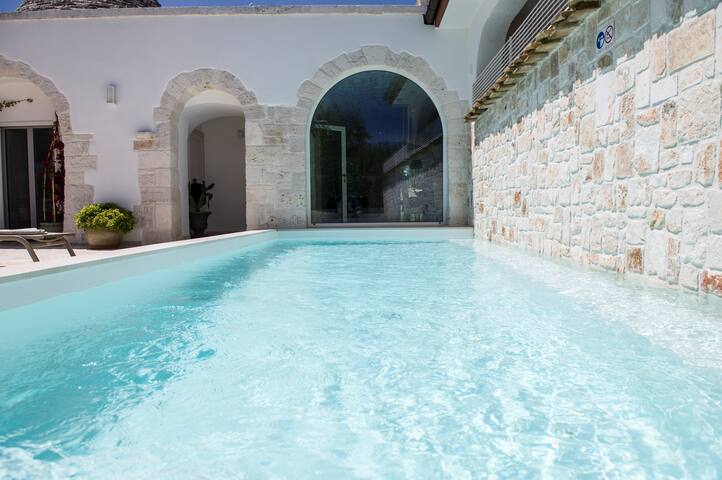 Trulli Pietraviva with Pool