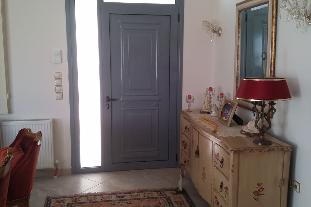 η κύρια είσοδος