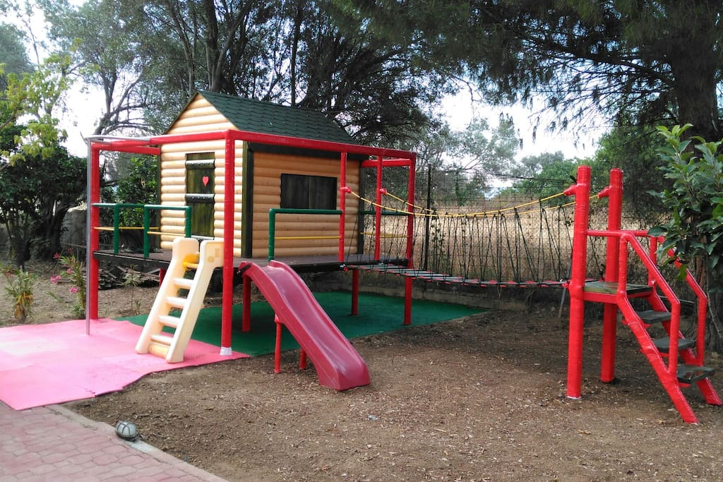 Λιλιπούπολη
Kids garden play-house