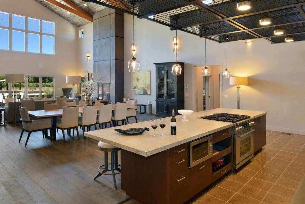 Full kitchen