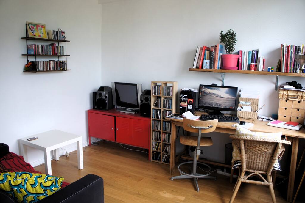 Le bureau, ouvert sur le salon