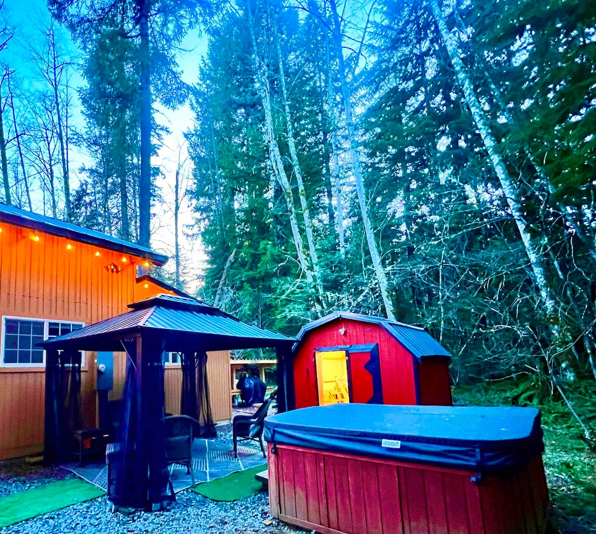 Curated visual reference: Curated Luxury Remote Vacation Rentals With Private Sauna And Movie Room Gallery View 42