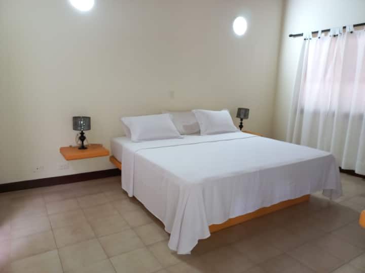 ห้องนอน 6 พร้อมห้องน้ำ 