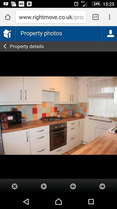 Well looked after and smartly decorated kitchen