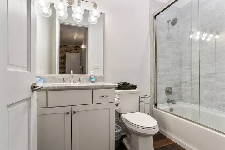 French Quarter Follies gallery image 5