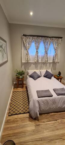 2 bedroom house Cape Town – Claremont gallery image 4