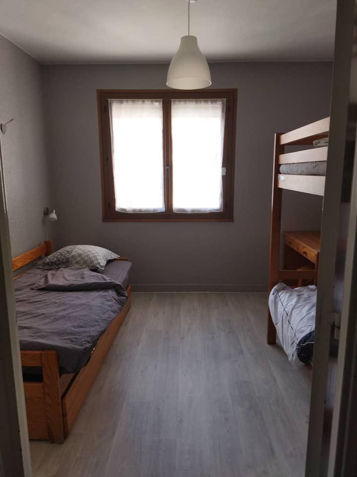 Dormitorio 1, 4 camas individuales oeste