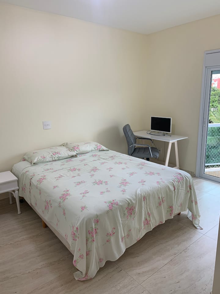 Suite con espacio de oficina en casa