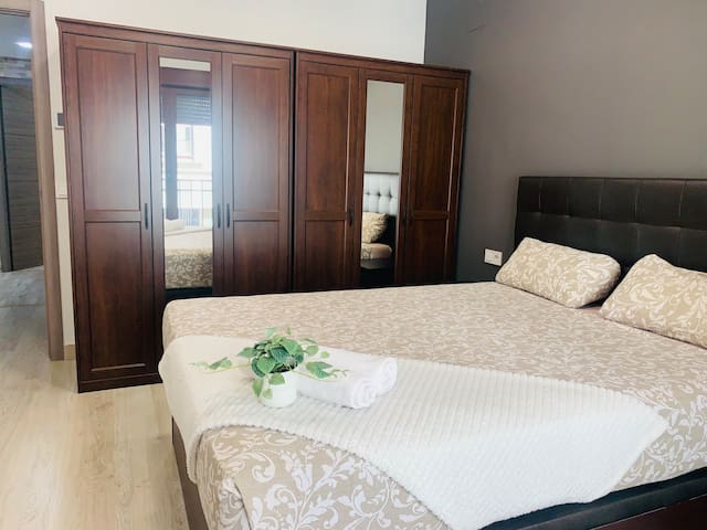 Apartament Deluxe, 4 Rooms. parking