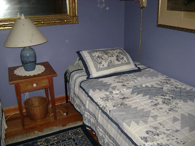 Blue Room at Blue Horizon Bed and Breakfast