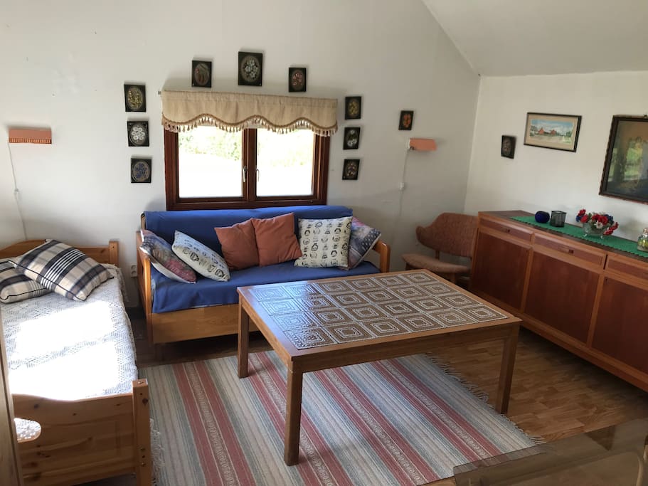 Living room with 1 bed