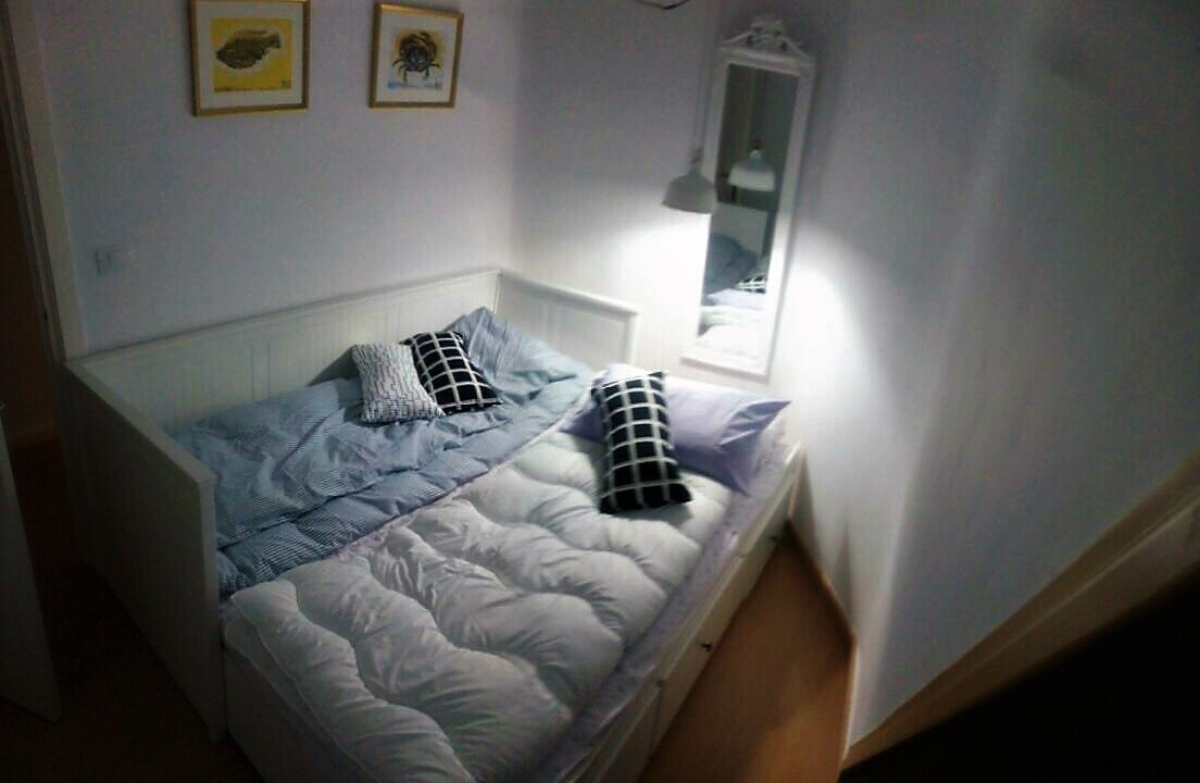 Ოთახი 1: ორი 80 საწოლი.