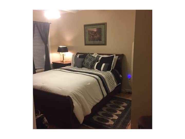 Affordable room on Blueberry Lane