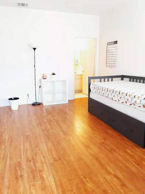 **Cozy Studio @Westwood near UCLA/SMC area**