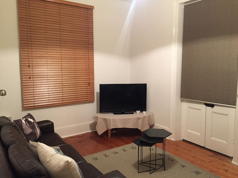 Living room (entrance level).