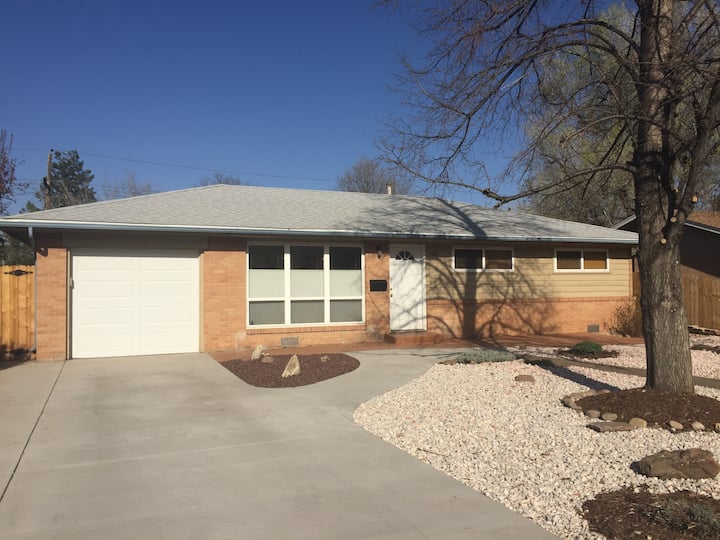 Adorable Boulder home with amazing Flatirons views Houses for Rent in