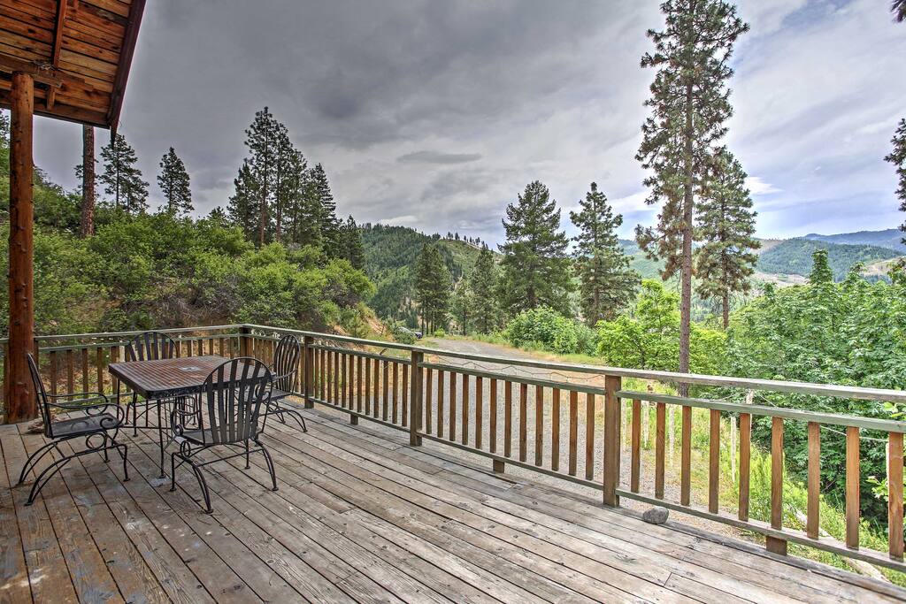 Surround yourself with rugged beauty as you admire your 23 semi-private acres from the large deck.