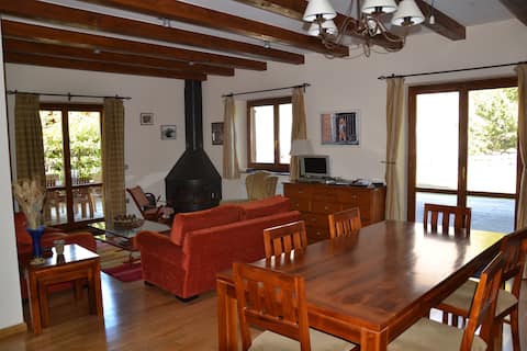 Anuncio de Airbnb popular: Detached chalet with garden in Benasque en Benasque/Benás