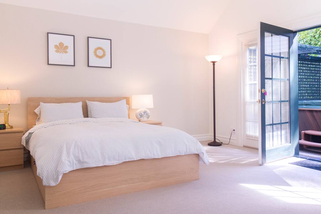 Hideaway with queen size bed