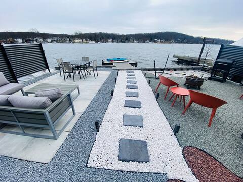 Adorable quiet & cozy lakefront studio on dead end