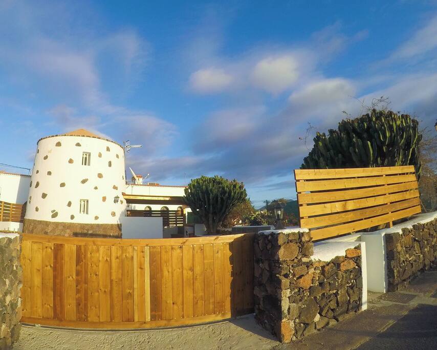Entrada coche, parking privado