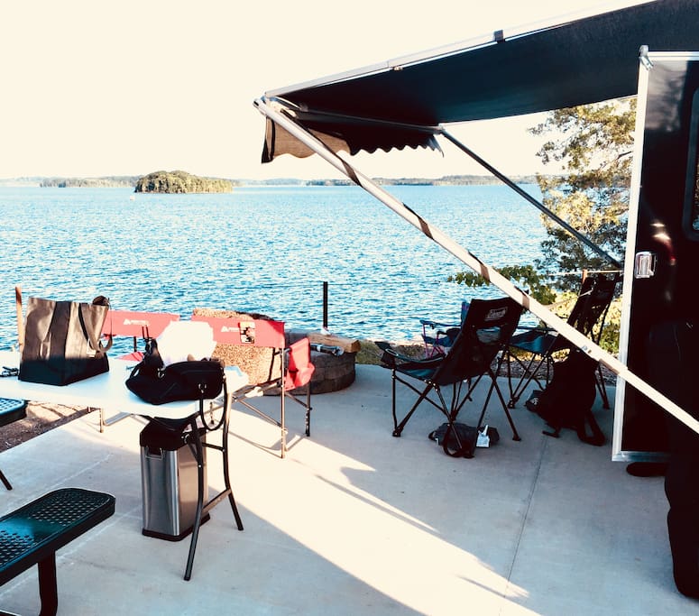 This is a beautiful campsite in Nashville. If you want this site, you would need to make your own arrangements. Ask me the name and location in an inbox.