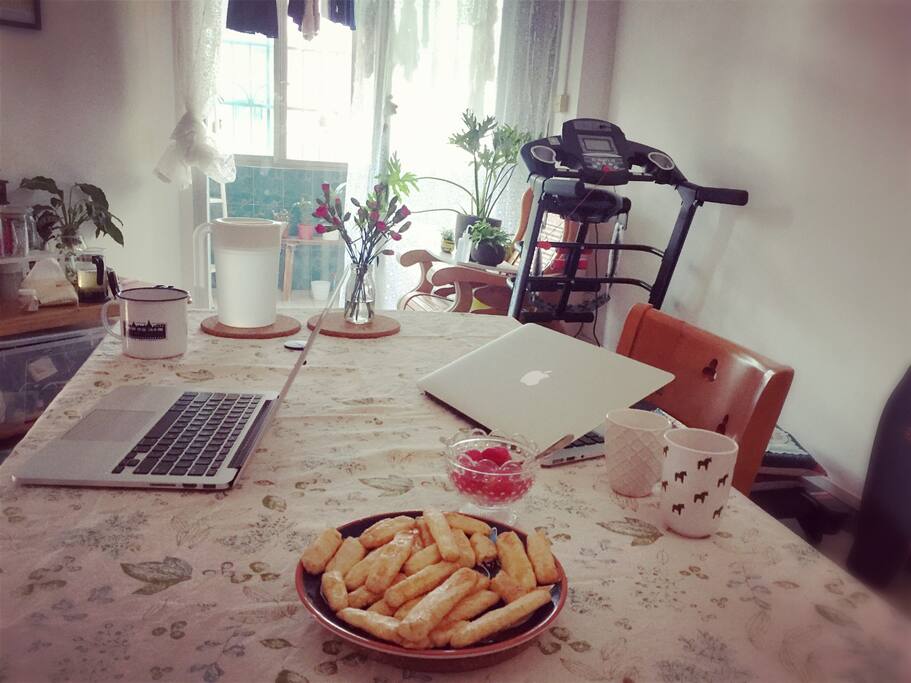 可以一起聊天下午茶,尝尝房东的手艺。